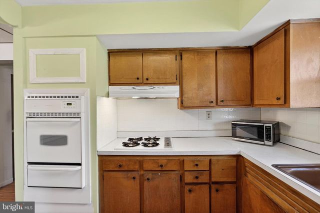 629 CLAY DR, Conshohocken, PA 19428