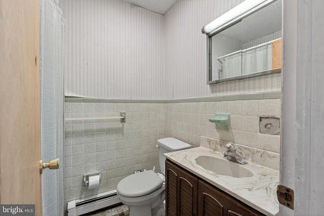 629 CLAY DR, Conshohocken, PA 19428