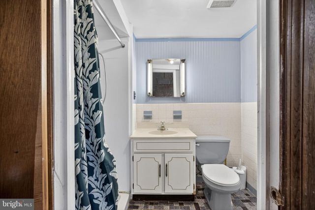 629 CLAY DR, Conshohocken, PA 19428