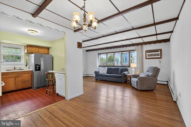 629 CLAY DR, Conshohocken, PA 19428