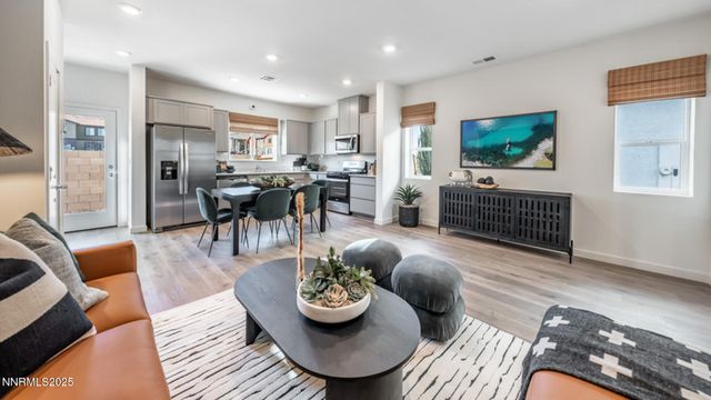 8415 Redwood Dawn Drive, Reno, NV 89506