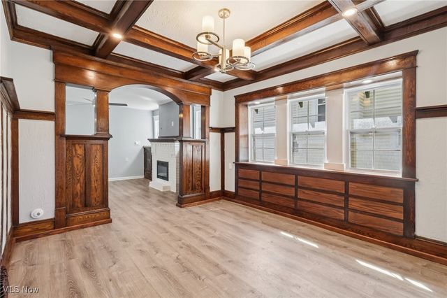 413 Crestwood Avenue, Akron, OH 44302