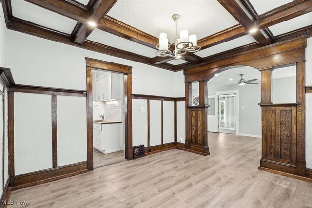 413 Crestwood Avenue, Akron, OH 44302