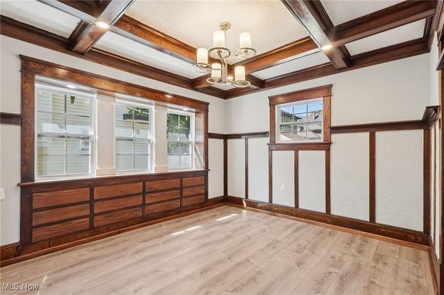 413 Crestwood Avenue, Akron, OH 44302