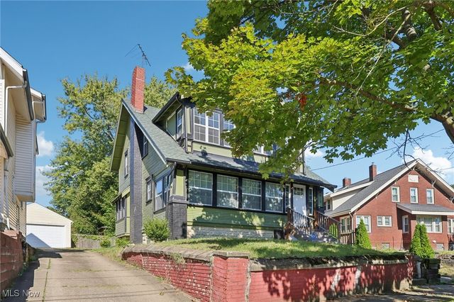 413 Crestwood Avenue, Akron, OH 44302