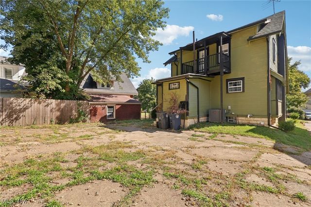 413 Crestwood Avenue, Akron, OH 44302