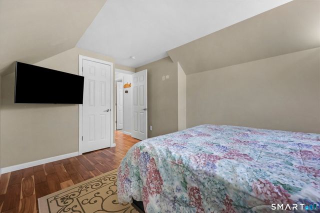 31 Hillandale Road, Danbury, CT 06811