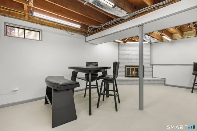 31 Hillandale Road, Danbury, CT 06811