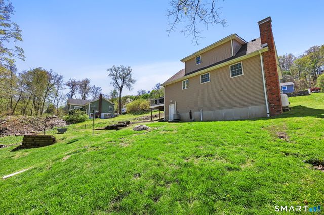 31 Hillandale Road, Danbury, CT 06811