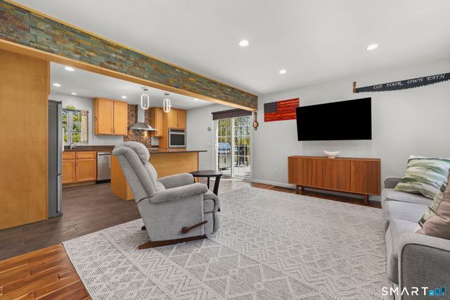 31 Hillandale Road, Danbury, CT 06811