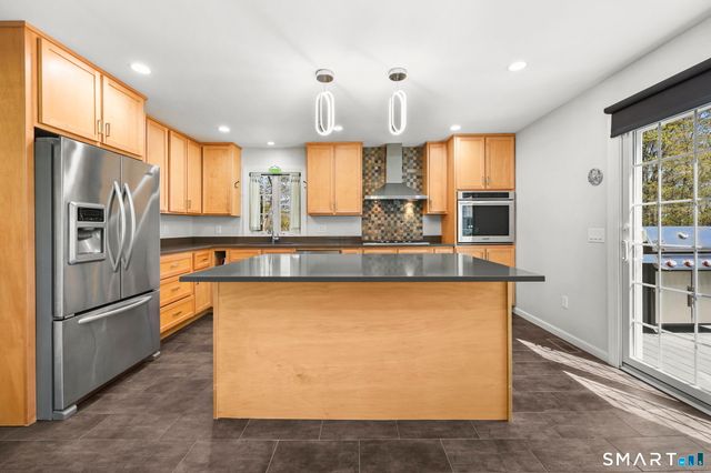 31 Hillandale Road, Danbury, CT 06811