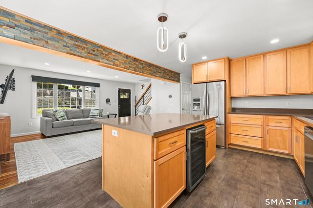 31 Hillandale Road, Danbury, CT 06811