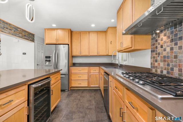 31 Hillandale Road, Danbury, CT 06811