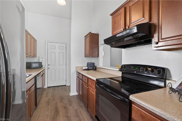 608 Birchridge CT, Virginia Beach, VA 23462