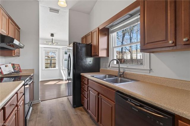 608 Birchridge CT, Virginia Beach, VA 23462