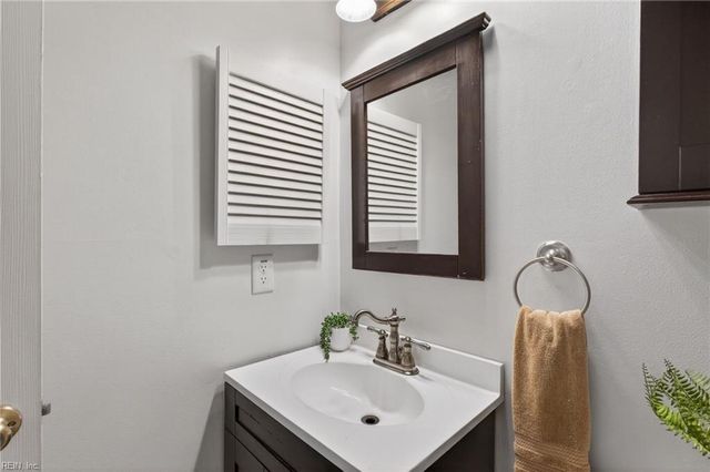 608 Birchridge CT, Virginia Beach, VA 23462