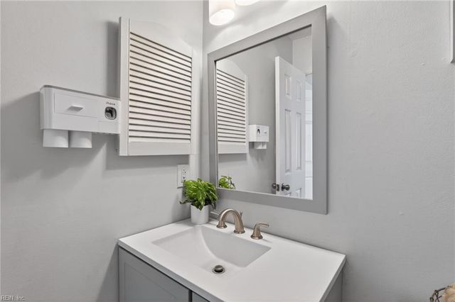 608 Birchridge CT, Virginia Beach, VA 23462