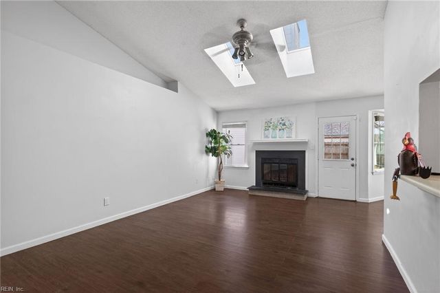 608 Birchridge CT, Virginia Beach, VA 23462