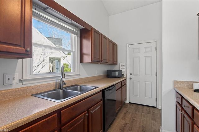 608 Birchridge CT, Virginia Beach, VA 23462