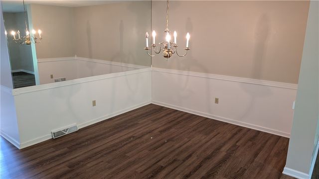 179 London Towne Dr, Brookline, PA 15226