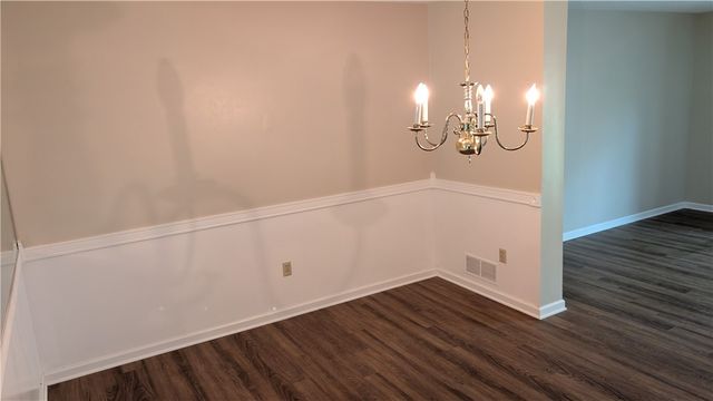 179 London Towne Dr, Brookline, PA 15226