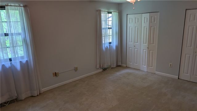 179 London Towne Dr, Brookline, PA 15226