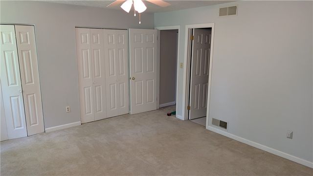 179 London Towne Dr, Brookline, PA 15226