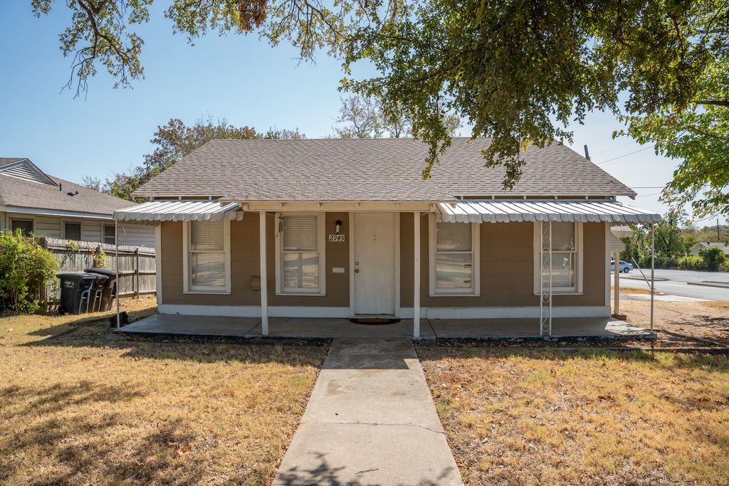 2945 Handley Drive, Fort Worth, TX 76112 — exterior