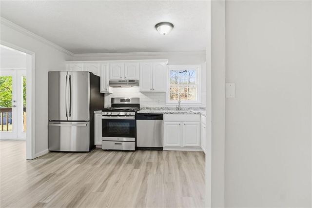 5753 OAK GROVE Drive, Acworth, GA 30102