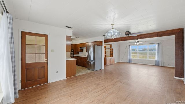 37 Dairy, Pleasanton, TX 78064