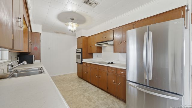 37 Dairy, Pleasanton, TX 78064