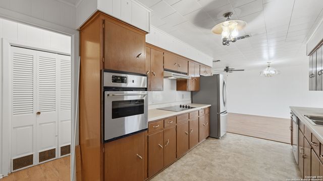 37 Dairy, Pleasanton, TX 78064