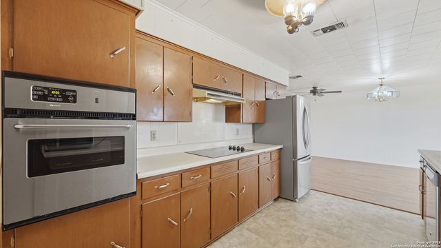 37 Dairy, Pleasanton, TX 78064