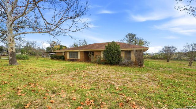 37 Dairy, Pleasanton, TX 78064