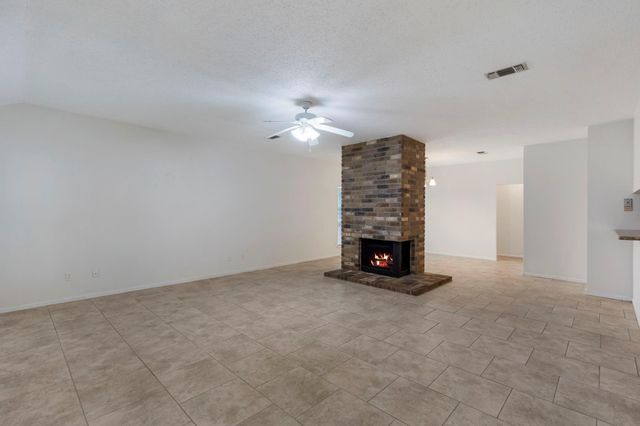 18 W Stony Bridge Court, The Woodlands, TX 77381