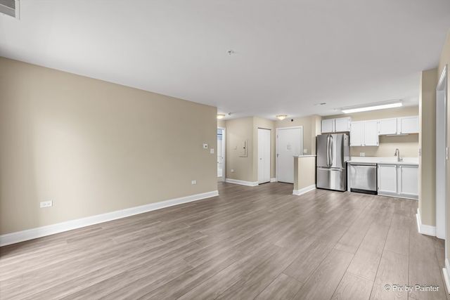 605 BARRINGTON Avenue 222, East Dundee, IL 60118