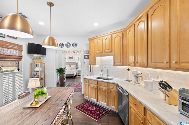 438 NORTH LAKE ROAD, Birmingham, AL 35242