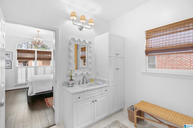 438 NORTH LAKE ROAD, Birmingham, AL 35242