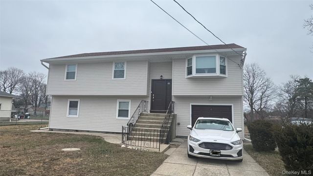 47 Drayton Avenue, Bay Shore, NY 11706
