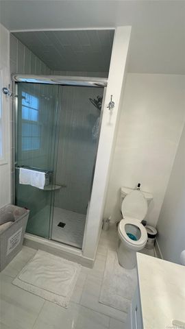 47 Drayton Avenue, Bay Shore, NY 11706