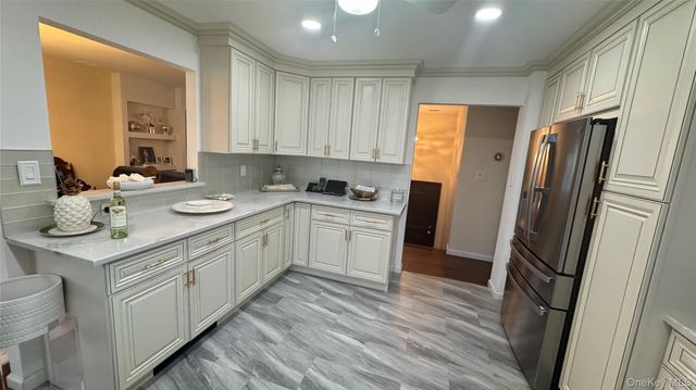 47 Drayton Avenue, Bay Shore, NY 11706