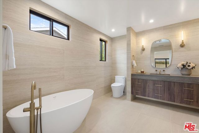 13949 Cumpston Street, Sherman Oaks, CA 91401