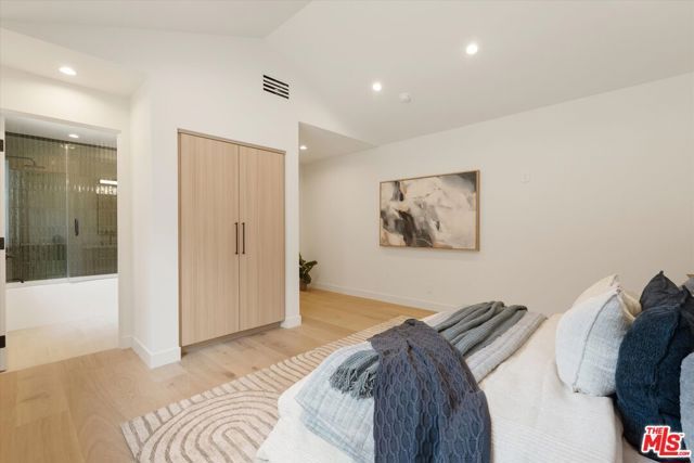 13949 Cumpston Street, Sherman Oaks, CA 91401