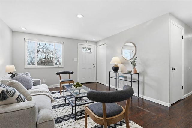 134 Jeanette Dr, Verona, PA 15147