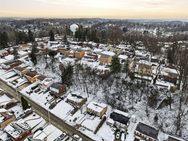 134 Jeanette Dr, Verona, PA 15147