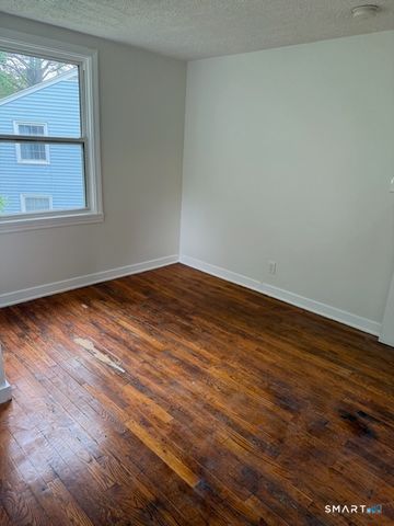 13 Valley Place North, New Haven, CT 06515