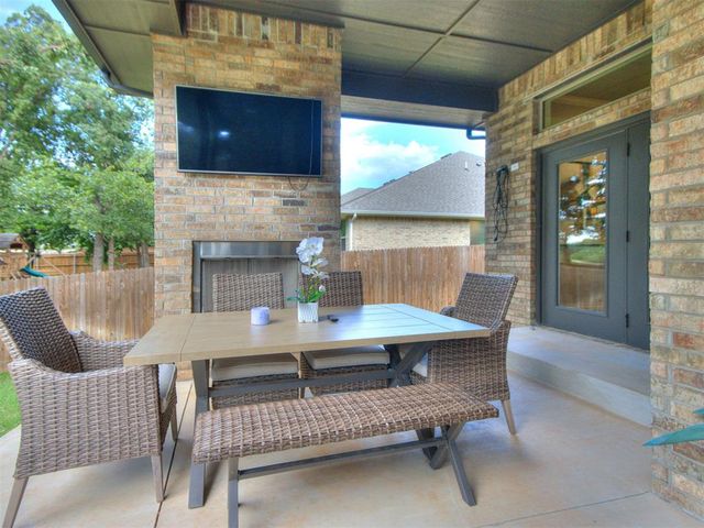 5025 Sunspear Drive, Edmond, OK 73007