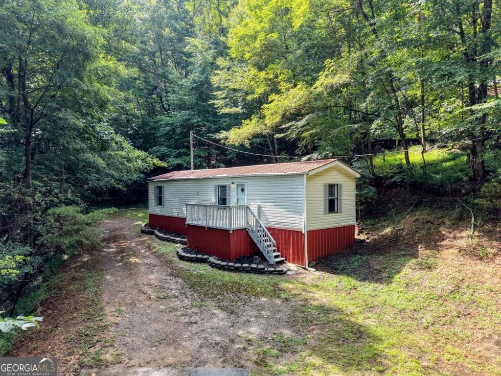 8223 True Love Mountain Road, Young Harris, GA 30582