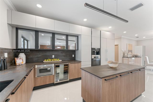 16733 Golfview Dr, Weston, FL 33326