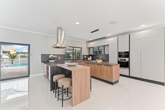 16733 Golfview Dr, Weston, FL 33326